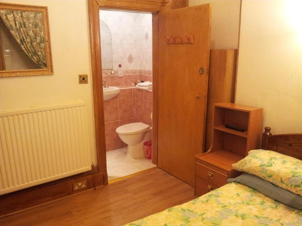 אדינבורו Swan Lake Guest House חדר תמונה