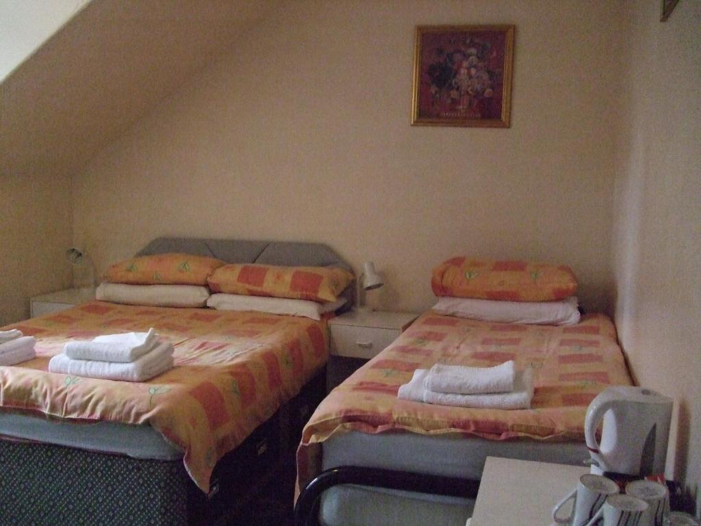 אדינבורו Swan Lake Guest House חדר תמונה