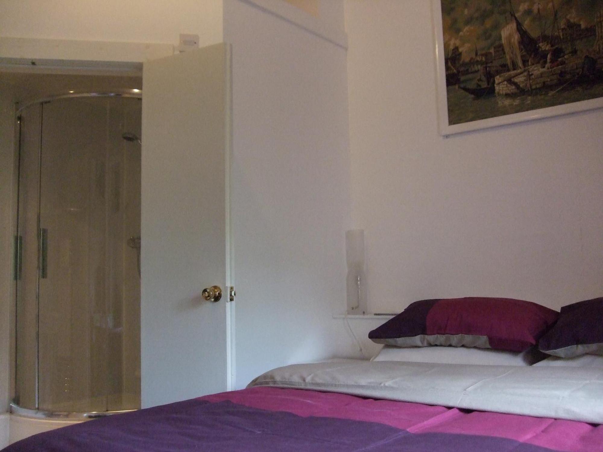 אדינבורו Swan Lake Guest House מראה חיצוני תמונה