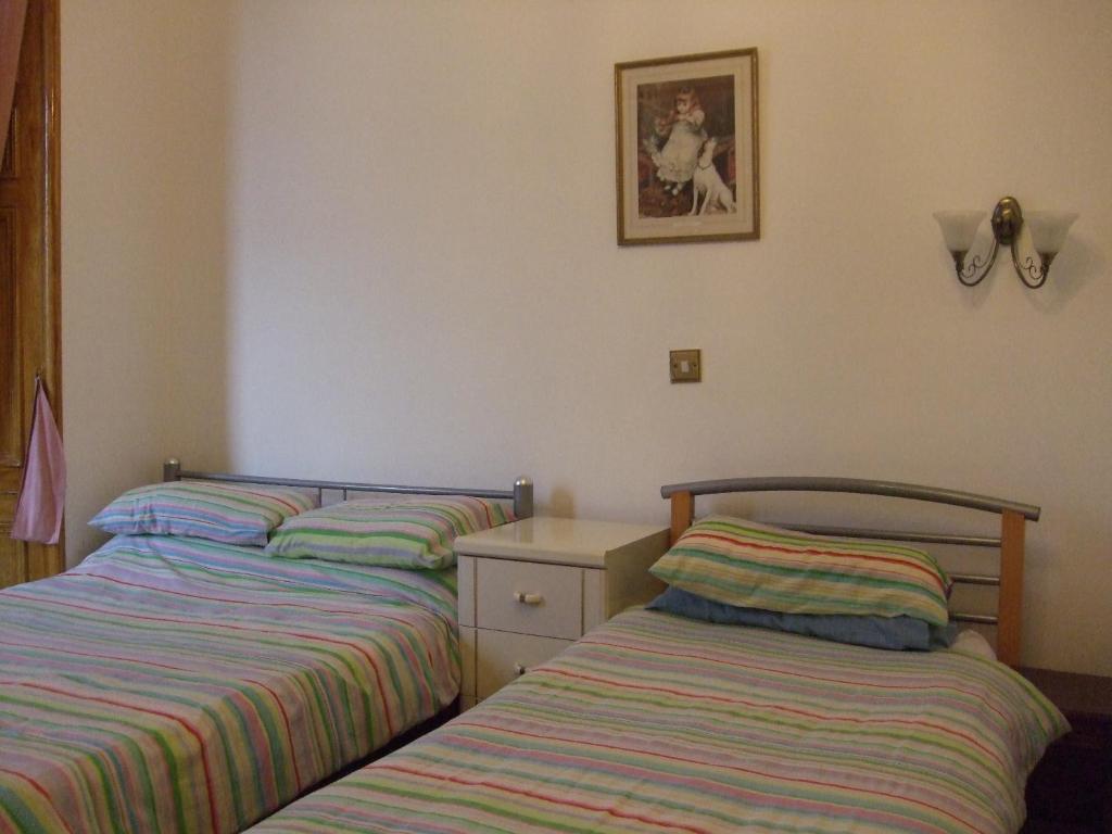 אדינבורו Swan Lake Guest House חדר תמונה